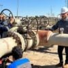 oil workers at gas pipeline in East Baghdad 3 (Min of Oil)